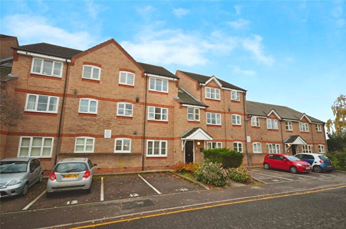 2 Bedroom Apartment For Sale In Hilda Wharf, Aylesbury, HP20