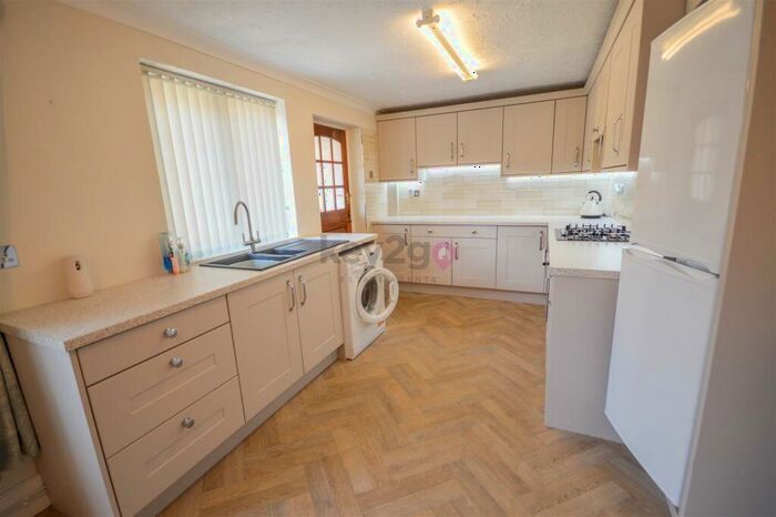 4 Bedroom Semi-Detached House For Sale In New Road, Barlborough, Chesterfield, S43