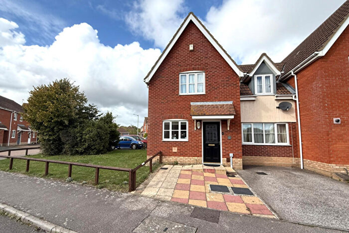 3 Bedroom Link Detached House For Sale In Diprose Drive, Lowestoft, NR32