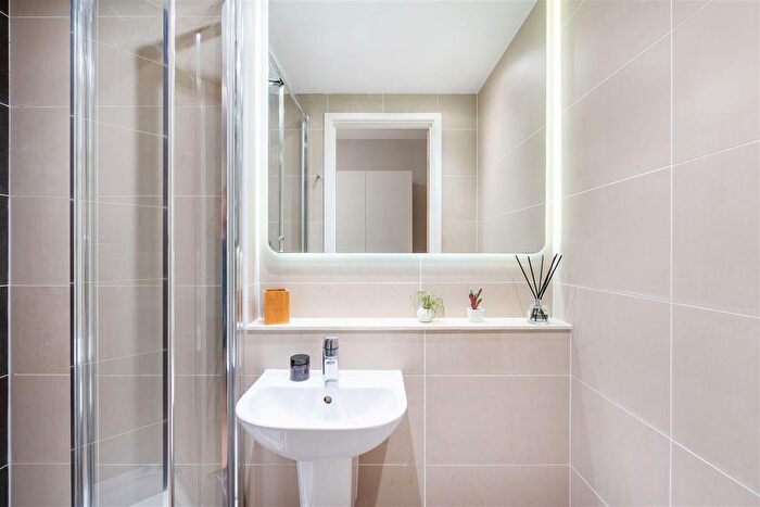Studio To Rent In Brougham Hayes, Bath, BA2