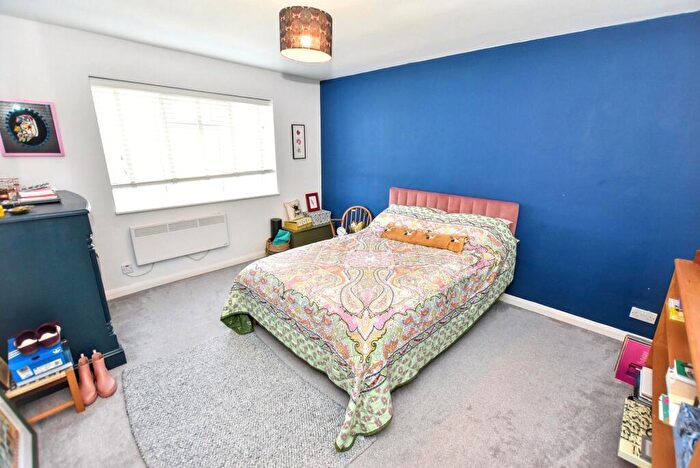 2 Bedroom Flat For Sale In Third Avenue, Cliftonville, CT9 - Photo 12