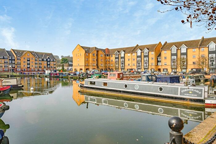 2 Bedroom Flat For Sale In Stephenson Wharf, Hemel Hempstead, HP3