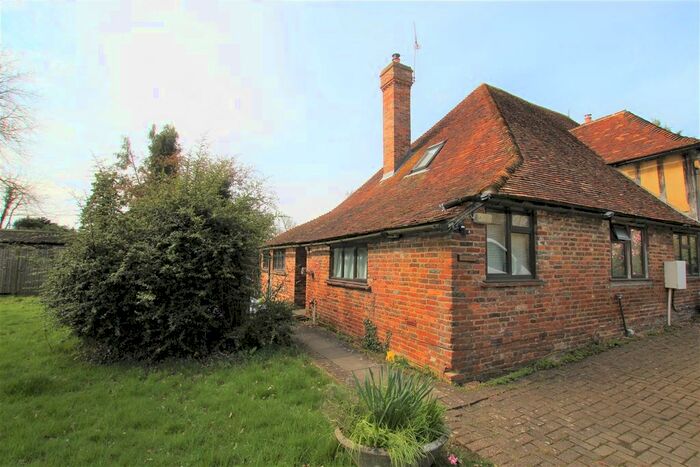 2 Bedroom Barn Conversion To Rent In Headcorn Road, Biddenden, Ashford, TN27