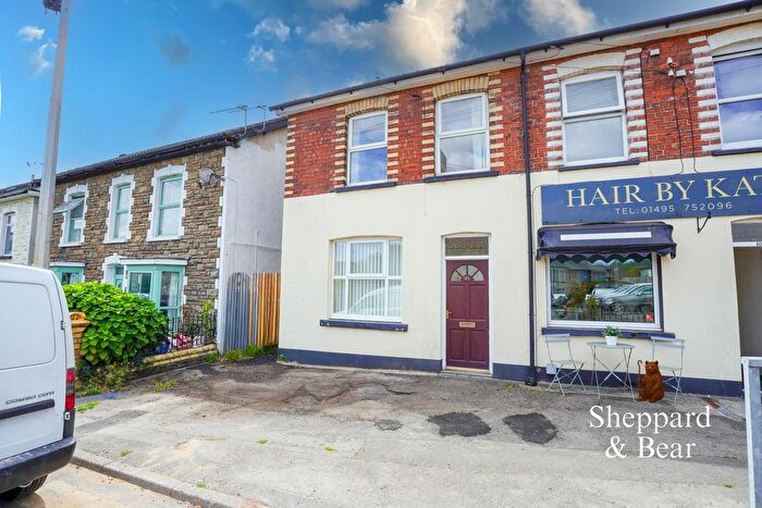 2 Bedroom End Of Terrace House For Sale In The Highway, New Inn, Pontypool, NP4