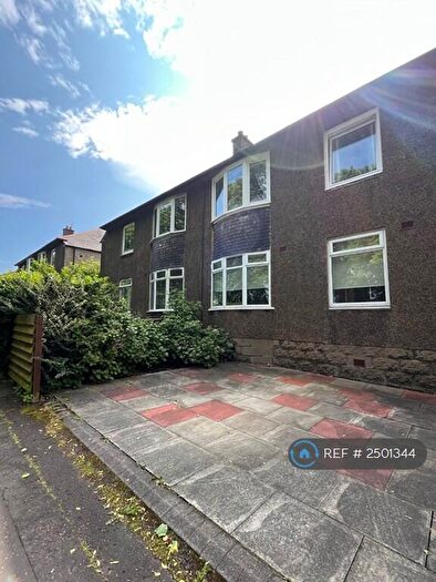 3 Bedroom Flat To Rent In Carrick Knowe Parkway, Edinburgh, EH12