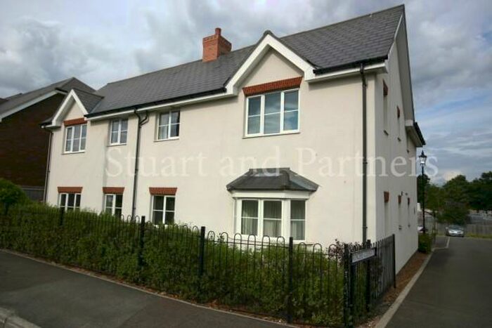 2 Bedroom Flat To Rent In Gordon Road, Haywards Heath, RH16