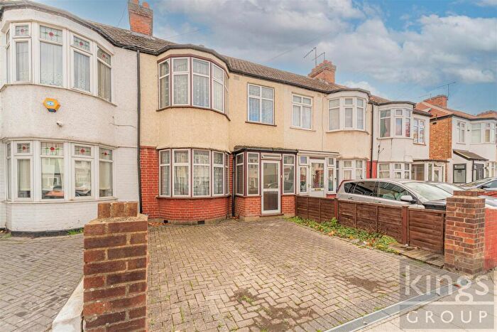 3 Bedroom Terraced House For Sale In Morley Avenue, Edmonton, N18