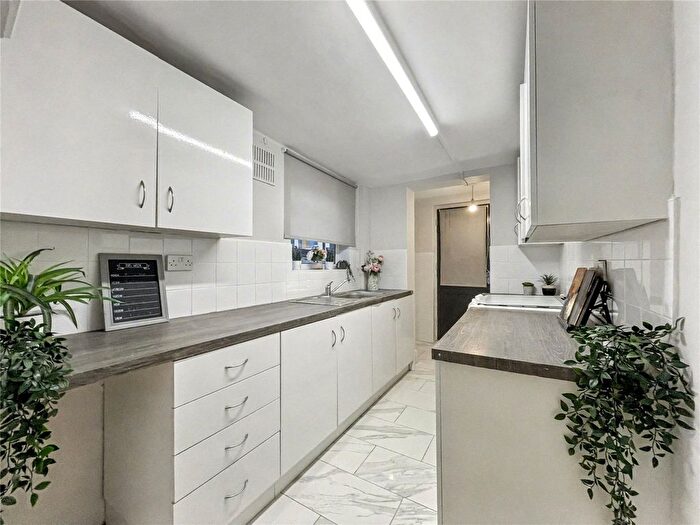 2 Bedroom End Of Terrace House For Sale In Randolph Road, Gillingham, Kent, ME7