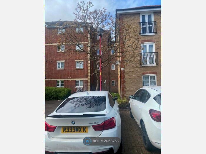 2 Bedroom Flat To Rent In Liberty Court, Barking, IG11