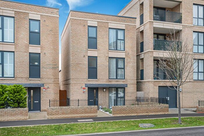 6 Bedroom Detached House For Sale In Osprey Drive, Trumpington, CB2