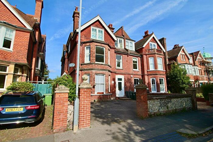 6 Bedroom House For Sale In Old Orchard Road, BN21