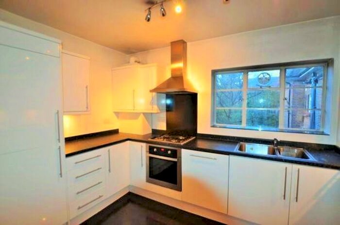 3 Bedroom Property To Rent In Falloden Court, Brookland Rise, Hampstead Garden Suburb, NW11