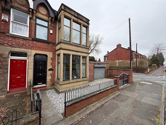 3 Bedroom End Of Terrace House For Sale In Taunton Road, Ashton-Under-Lyne, OL7