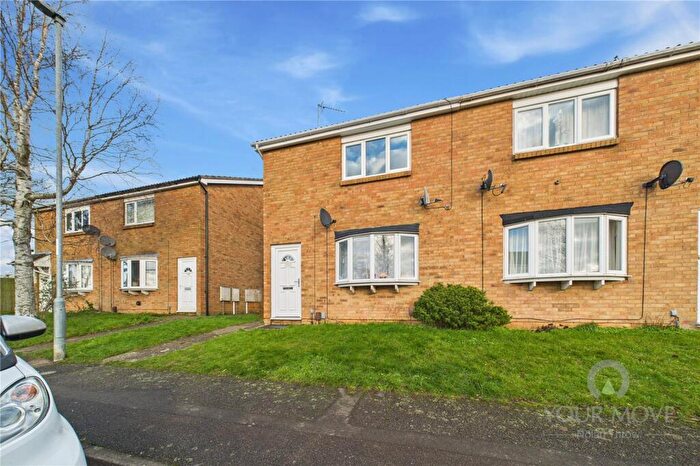 2 Bedroom Maisonette To Rent In Obelisk Rise, Kingsthorpe, Northampton, NN2