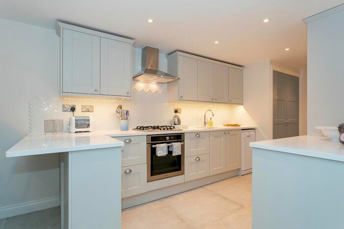 2 Bedroom Apartment To Rent In Harlow Moor Drive, Harrogate, HG2