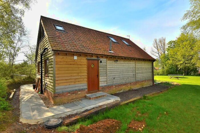 Studio To Rent In Brookend, Stebbing, CM6