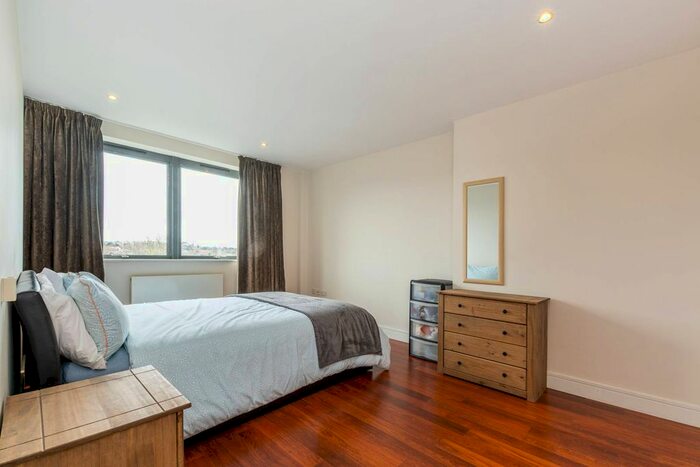 2 Bedroom Mobile/park Home To Rent In Upper Richmond Road, Putney, London, SW15