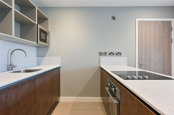 2 Bedroom Flat To Rent In Spinners Yard, Spinners Lane, LS7