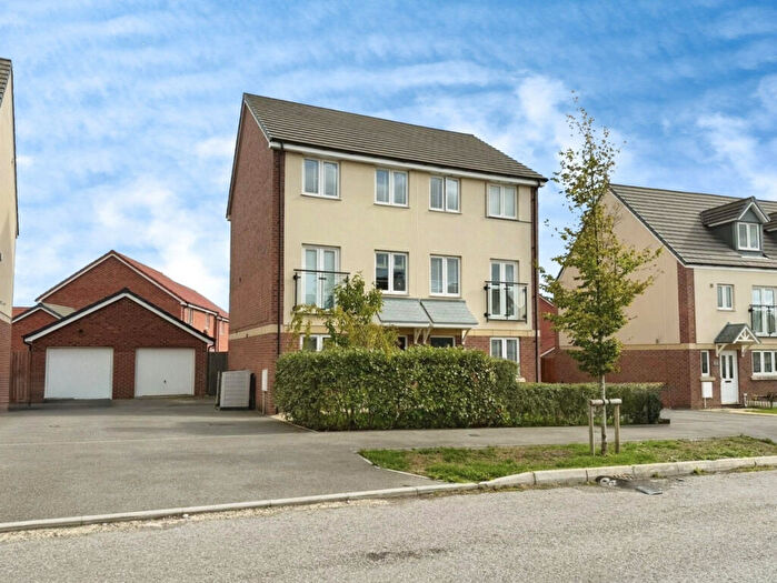 4 Bedroom Semi-Detached House For Sale In Homington Avenue, Swindon, SN3