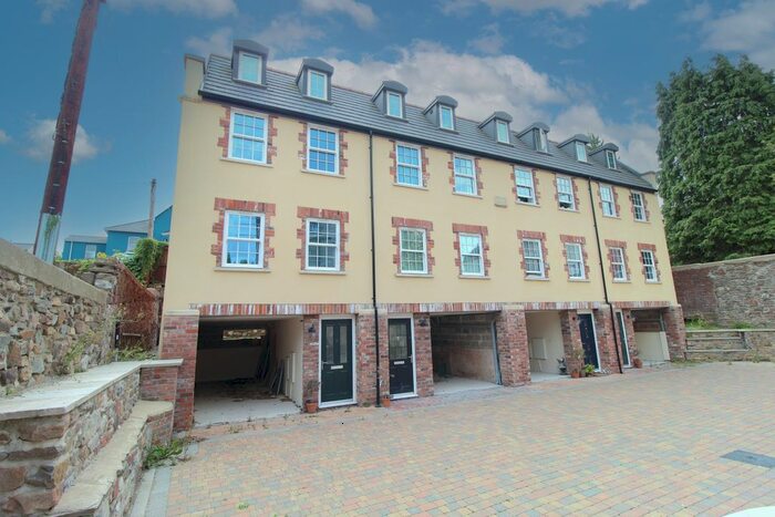 3 Bedroom Property To Rent In Llanthewy Road, Newport, NP20