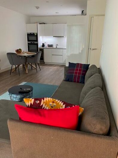 2 Bedroom Flat To Rent In Telegraph Avenue, London, SE10