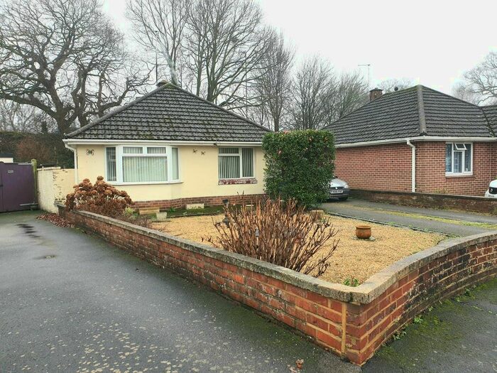 2 Bedroom Bungalow To Rent In Porter Road, Poole, BH17