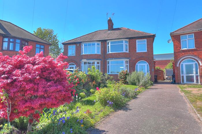 3 Bedroom Semi-Detached House For Sale In Eileen Avenue, Leicester, LE4