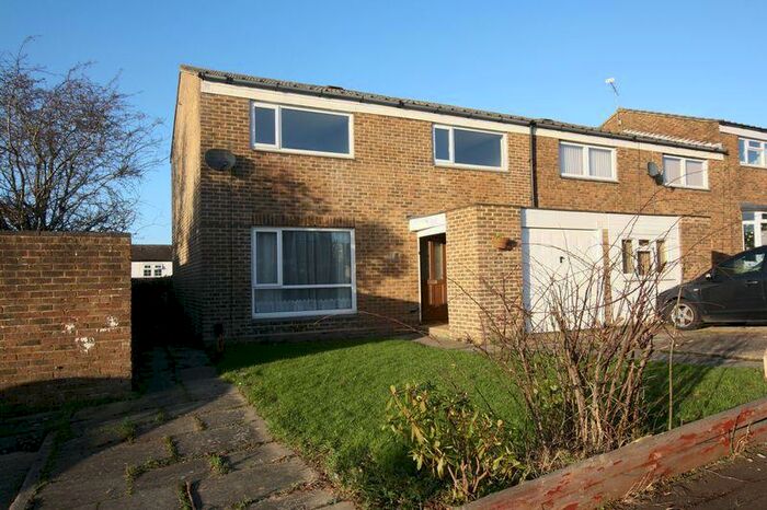 4 Bedroom Semi-Detached House To Rent In Grisedale Close, Crawley, RH11