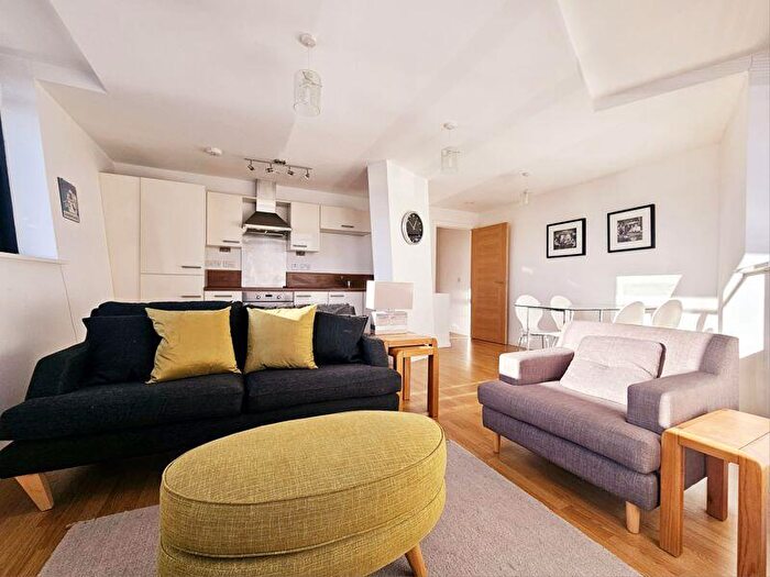 2 Bedroom Apartment To Rent In Mann Island, Liverpool, L3