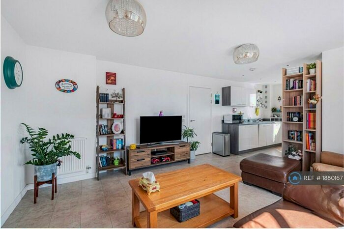 2 Bedroom Penthouse To Rent In Heritage Court, Croydon, CR0