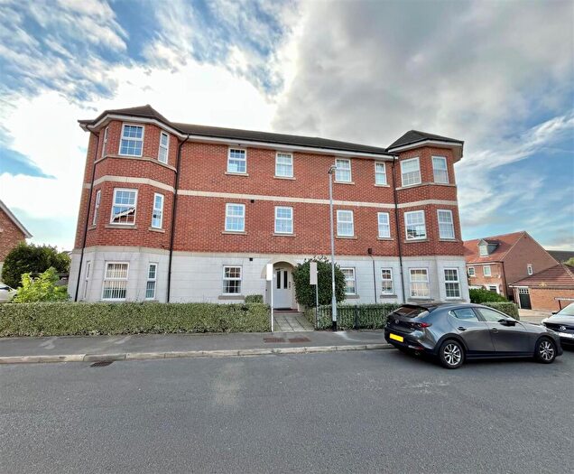 2 Bedroom Apartment For Sale In Millias Close, Brough, HU15