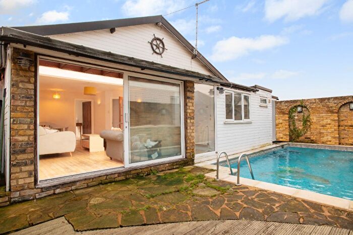 4 Bedroom Bungalow To Rent In Sandhills Meadow, Shepperton, TW17