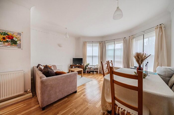 1 Bedroom Apartment To Rent In Charlton Road, Blackheath, London, SE3