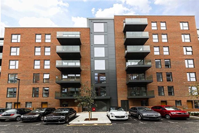 2 Bedroom Flat To Rent In Singapore Road, Ealing, W13