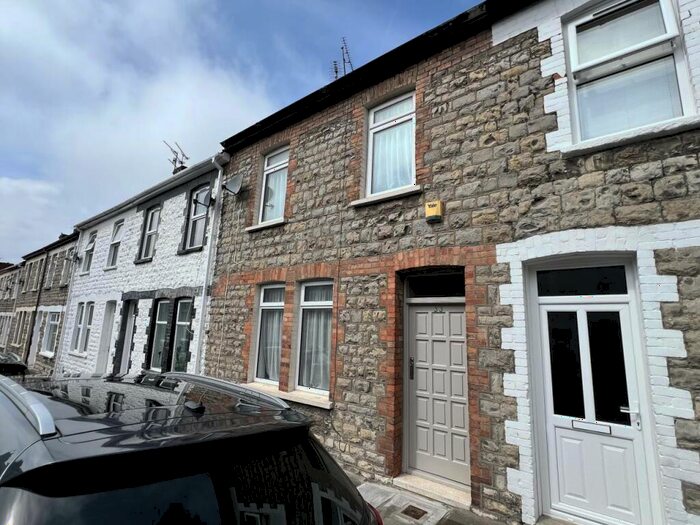 3 Bedroom House To Rent In Queen Street, Barry, Vale Of Glamorgan, CF62