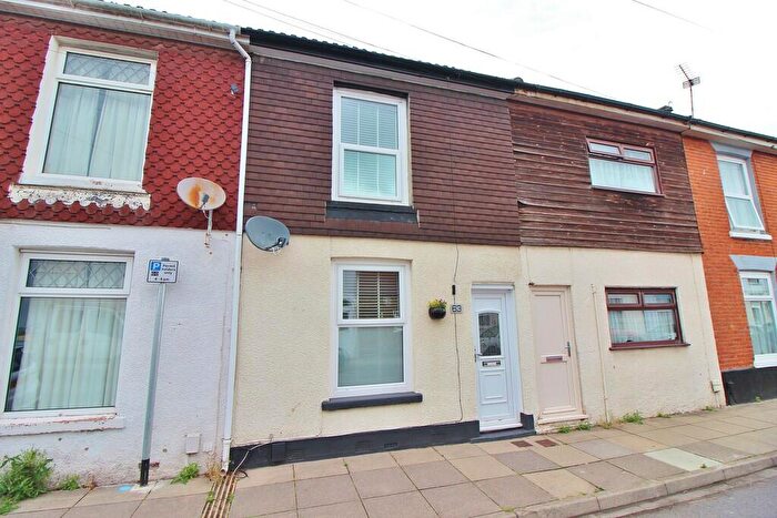3 Bedroom Terraced House For Sale In Binsteed Road, Buckland, PO2