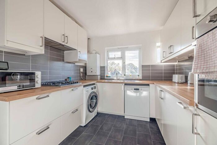 1 Bedroom Flat To Rent In Clewer New Town, , Windsor, SL4