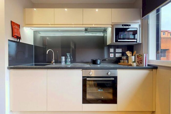 Studio To Rent In Apt, Live Oasis Wade Lane #, LS2