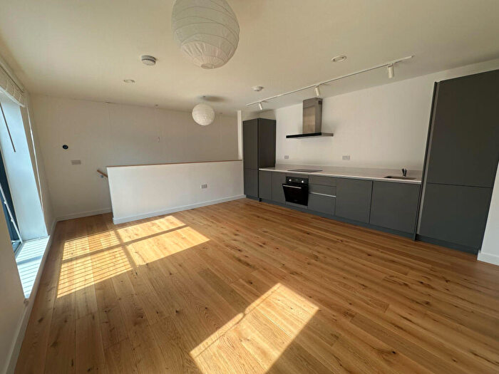 2 Bedroom Duplex To Rent In Cutlers Gardens, Sheffield, Yorkshire, S3