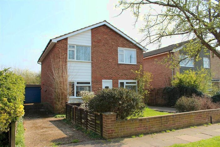 2 Bedroom Maisonette To Rent In Cedar Avenue, Ruislip, HA4