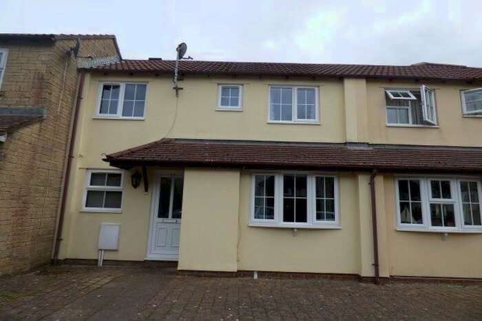 2 Bedroom Property To Rent In Fairfield Green, Taunton, TA3