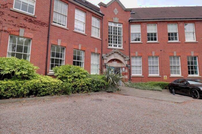 2 Bedroom Flat To Rent In The Oval, Stafford, ST17
