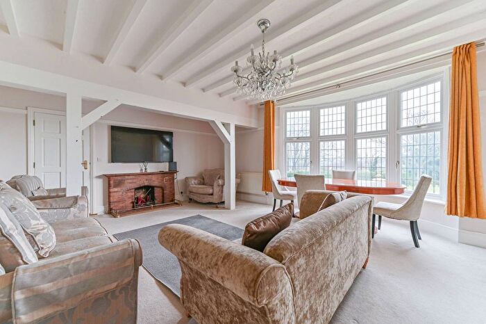 5 Bedroom Detached House To Rent In Furze Hill, Purley, CR8