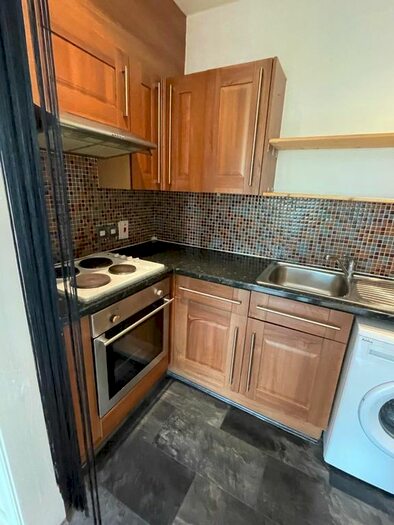 1 Bedroom Flat To Rent In Earls Court Road, London, SW5