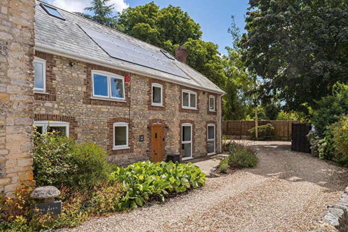 4 Bedroom Semi-Detached House For Sale In Long Barn, Charminster, DT2