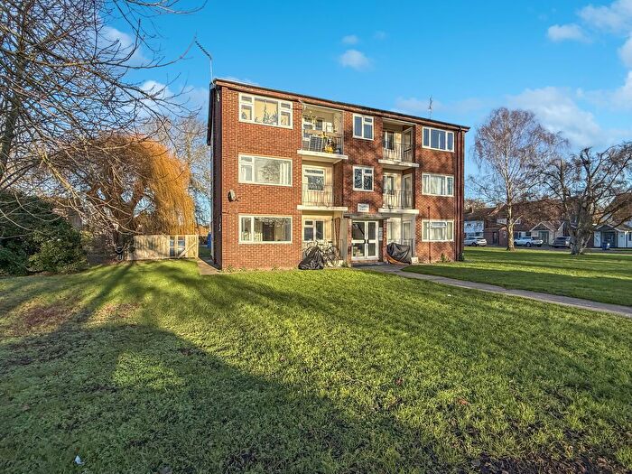 2 Bedroom Flat For Sale In Coles Road, Milton, CB24
