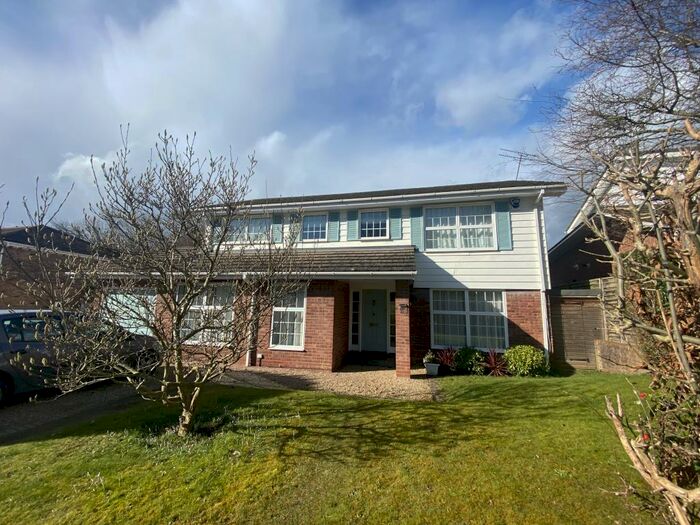 5 Bedroom Detached House To Rent In Southcote Way, HP10