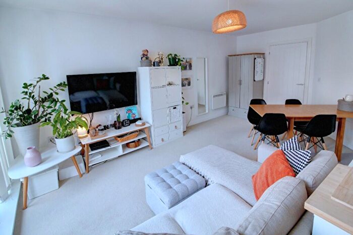 2 Bedroom Apartment To Rent In Worsdell Drive, Gateshead, Tyne And Wear, NE8
