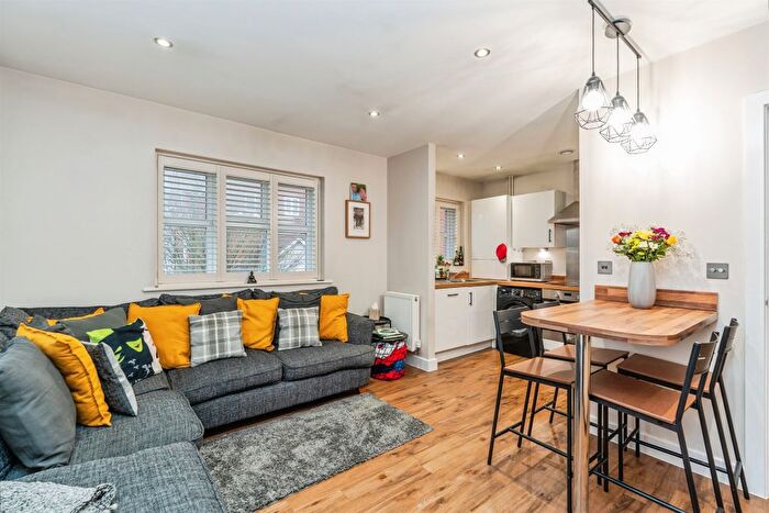 2 Bedroom Flat For Sale In The Mallards, Totton, Southampton, SO40