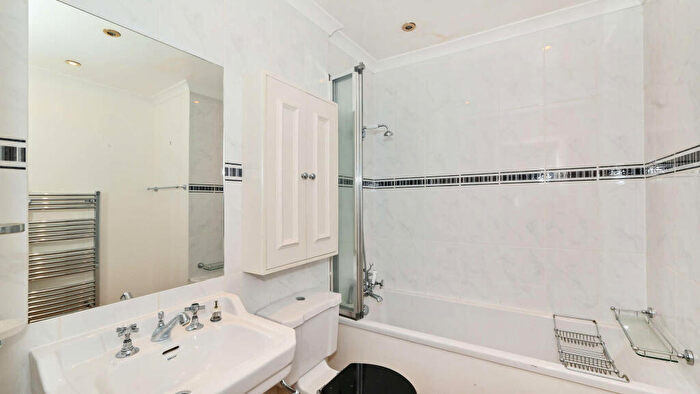 2 Bedroom Apartment For Sale In Westgate Terrace, London, SW10